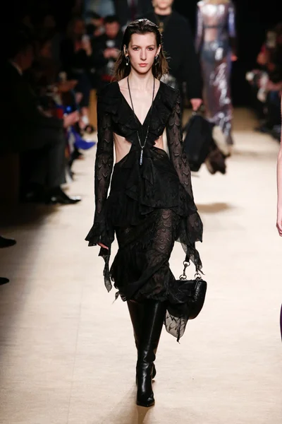 Look 49